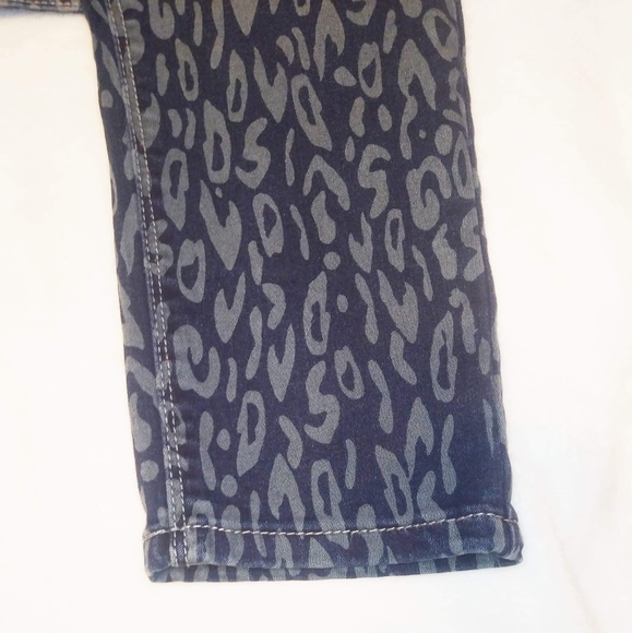 Revolution by Revolt Capri Jeans Size 9 NWT - Picture 6 of 6